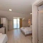 Grand Ahi מלון