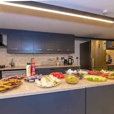 Grand Ahi فندق 3*