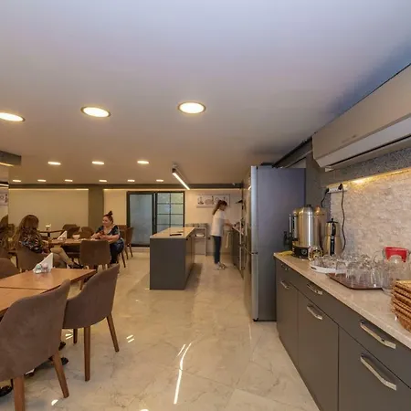 Grand Ahi Ξενοδοχείο 3*