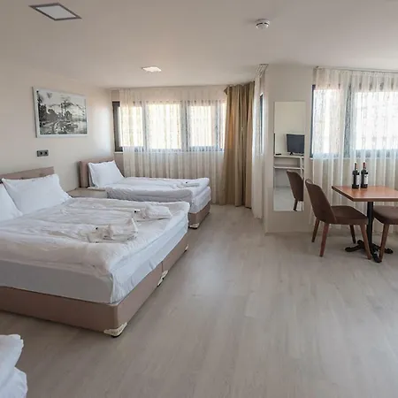 Grand Ahi 3*
